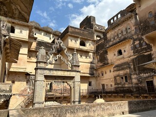 Fototapeta premium Bundi Fort (Taragarh Fort): Historic Rajasthan Fortress, Ancient Architecture, Hilltop Views, Heritage Monument, Royal History & Iconic Bundi Tourist Attraction