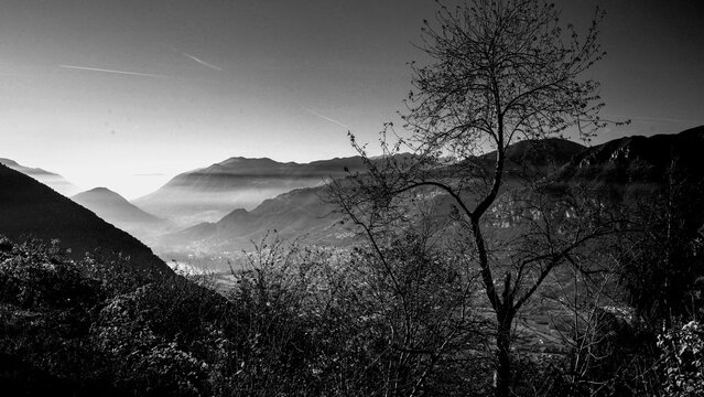 Veduta autunnale del Lago d'Iseo. Provincia di Bergamo, Lombardia, Italia.	