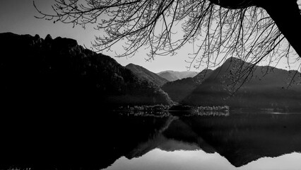Veduta autunnale del Lago d'Iseo. Provincia di Bergamo, Lombardia, Italia.	