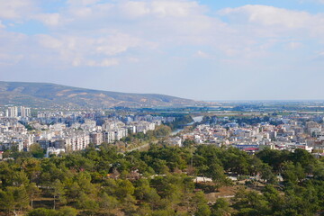 Obraz premium The streets of the city of Silifke in Turkiye. City streets of the Turkish city