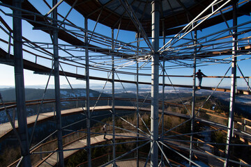 Dzikowiec - wieża widokowa zimą