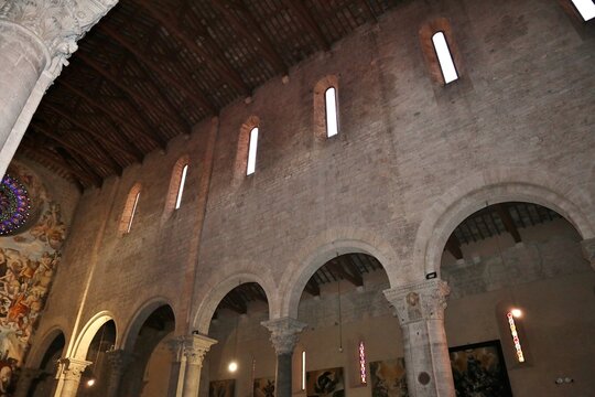 Todi - Interno del duomo