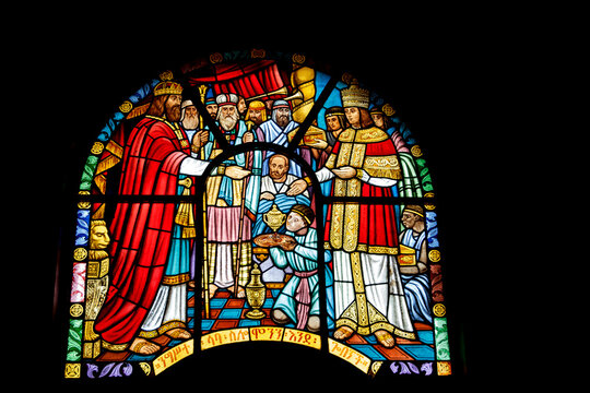 Intricate Stained Glass Window Depicting the Meeting of King Solomon and the Queen of Sheba