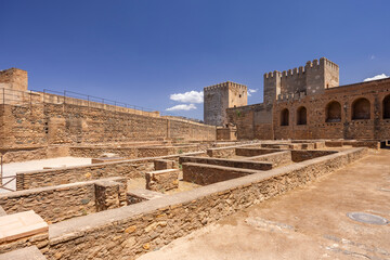 Fototapeta premium Alhambra castle ruins and ancient architecture in Granada, Spain