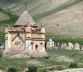 Alter Friedhof in der N&auml;he von Naryn