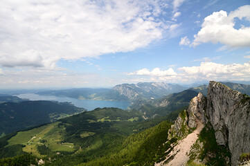 Fototapeta premium Blick auf den Attersee vom Schafberg aus bei St. Wolfgang, Österreich. Attersee / Lake Atter, view from the mountain Schafberg near St. Wolfgang, Austria