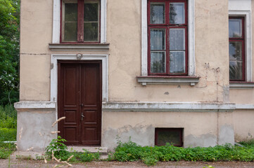 Fototapeta premium Abandoned Historic Palace in Poland – Decay of European Aristocracy