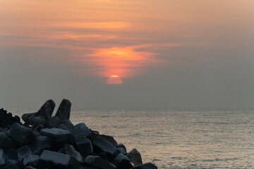 zachodzące słońce nad Bałtykiem
