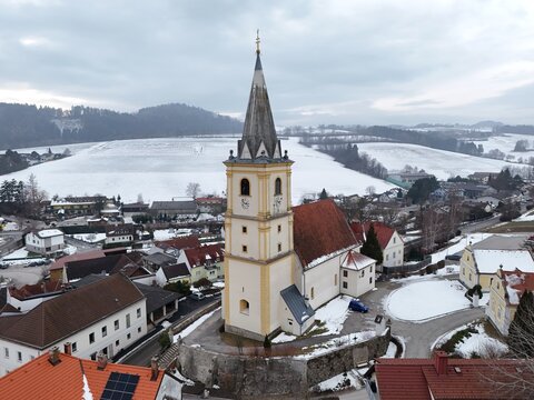 Ausflugsziel Krumbach in der Buckligen Welt mit der Wehrkirche Krumbach