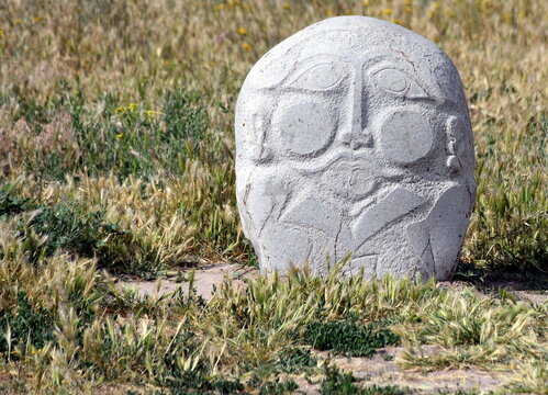 Balbal (Steinskulptur) auf dem Gel&auml;nde der antiken Stadt Balasgun