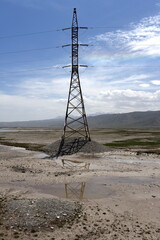 Strommast in der Hochebene des Tian Shan