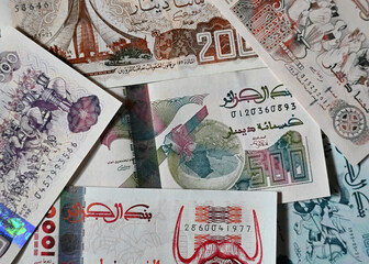 some nice Algerian banknotes