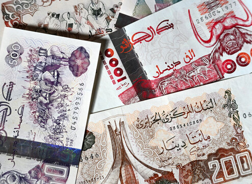 some nice Algerian banknotes