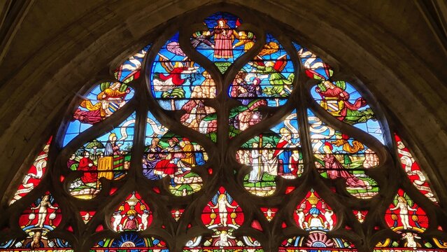 Les magnifiques vitraux de l'&Eacute;glise de la Madeleine de Troyes (Champagne, France)