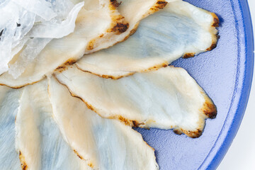 真ふぐの刺身（てっさ）の炙りのクローズアップ © Hanasaki