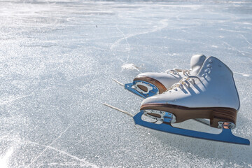 氷上のスケート靴