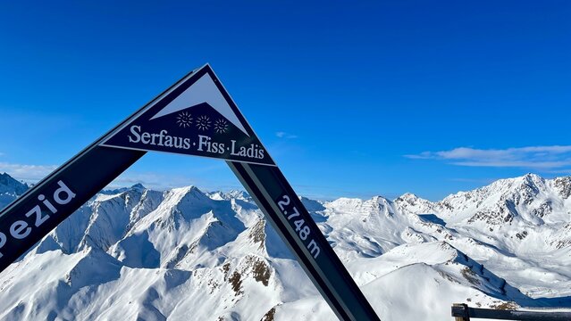 Winter 2026 Schifahren Tirol Berge Piste