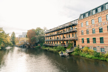 Obraz premium Leipzig, germany - 2 sep 2025 Plagwitz, Karl-Heine Canal and Philippus Church