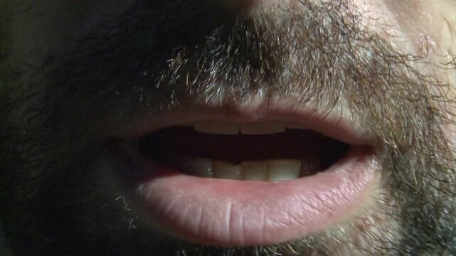 bouche  grimace dans bouche