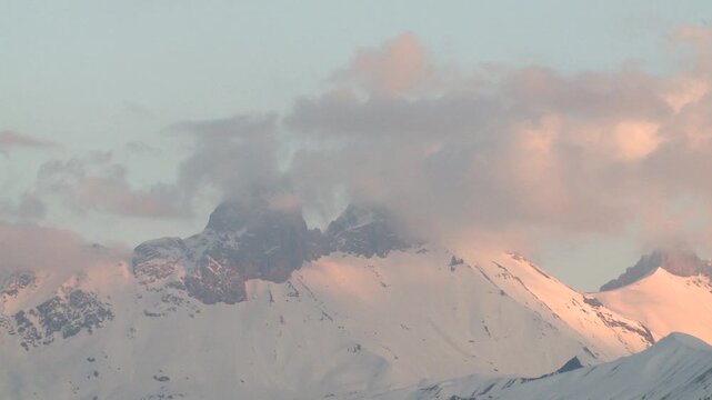 Timelapse aiguille d'arves dans les nuages