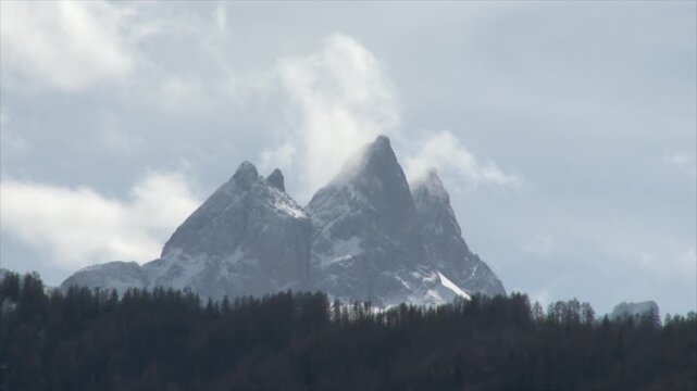Timelapse nuage sur aiguille d'arves