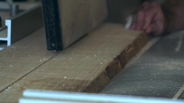 Usinage coupe de planche en bois