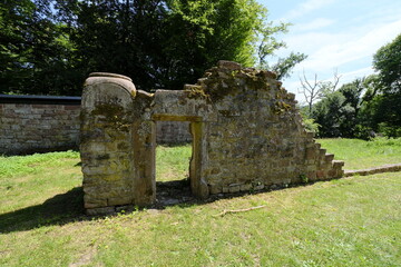 Die Ruine Schönrain in der Nähe der Stadt Gemünden am Main, Landkreis Main-Spessart,...