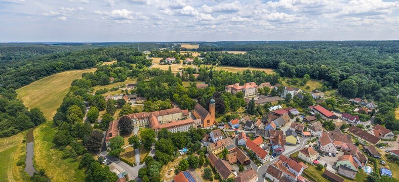 Ausblick von oben auf Bruckberg im mittelfr&auml;nkischen Kreis Ansbach in der Metropolregion N&uuml;rnberg