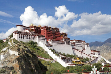Potala Palace in Lhasa,Tibet, Cina. It was formerly the winter palace of Dalai Lamas