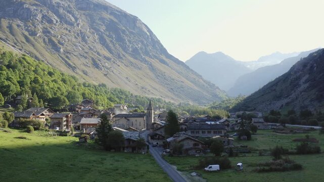 Drone Village de France en pierre montagne Bonneval sur Arc