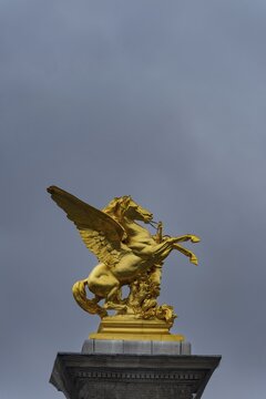 Column with the figural group Fama of War on the Pont Alexandre III., Paris, France