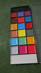 Colorful face paint palet, easy-to-remove and harmless face paint. Paints needed for face painting...