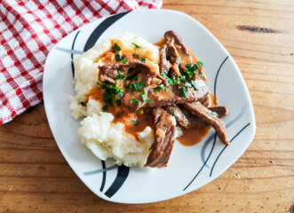 Boeuf Stroganoff with mashed potatoes