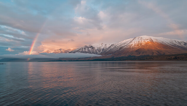 静かな湖畔」の写真素材 | 248,947件の無料イラスト画像 | Adobe Stock