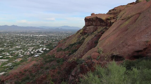 hiking in arizona desert (echo canyon camelback mountain hiking trail) southwest mountains hike cactus red rocks beautiful landscape scottsdale neighborhood outdoor adventure exercise view