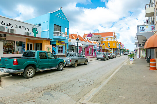 Being south of the hurricane belt and because of the constant breeze, temperatures and little rain, Bonaire is a year round tourist and cruise ship destination