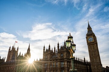 Fototapeta premium Big Ben and the River Thames on a sunny day