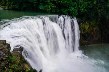 Fototapeta premium 台湾十分の十分瀑布