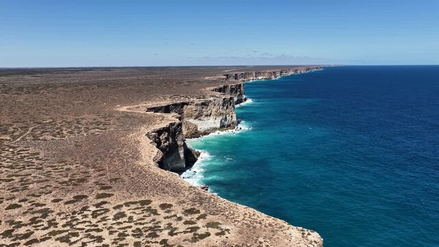 South Australia coastline &ndash; 4K aerial drone footage of dramatic limestone cliffs, deep blue ocean and vast wilderness along the Great Australian Bight