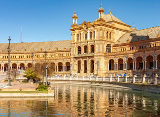 Obraz premium Architecture and canals of Spain square in Seville, Spain