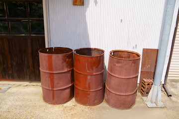 錆びたドラム缶