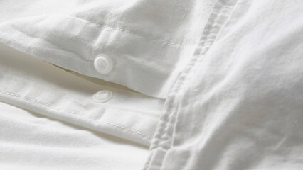 Obraz premium Closeup detail of colourful duvet cover and pillowcase.