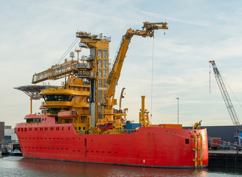 lobal offshore wind industry Ship is moored at the quay in IJmuiden, Netherlands