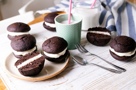 Whoopie Pie - chocolate cookie sandwich