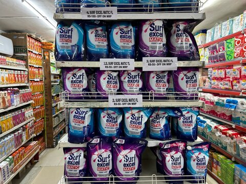 Surf Excel Matic: Advanced Laundry Detergent for Washing Machines, Powerful Stain Removal, Front & Top Load Formula, Bright Clothes & Effective Cleaning Performance
