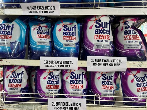 Surf Excel Matic: Advanced Laundry Detergent for Washing Machines, Powerful Stain Removal, Front & Top Load Formula, Bright Clothes & Effective Cleaning Performance