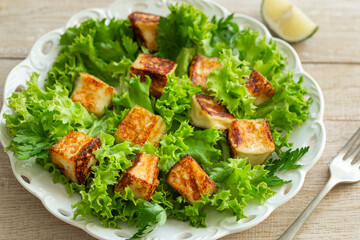 fried halloumi cheese salad