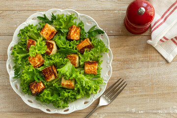 fried halloumi cheese salad