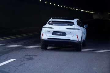 Obraz premium Chinese brand cars using Huawei's intelligent driving system are currently undergoing testing and trial drives.