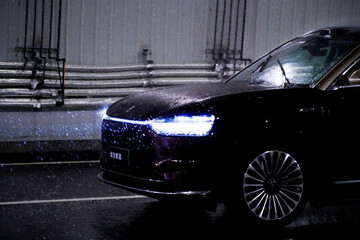 Obraz premium Chinese brand cars using Huawei's intelligent driving system are currently undergoing testing and trial drives.